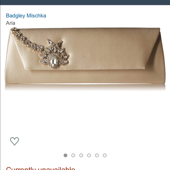 Badgley Mischka Handbags - Badgley Mischka❤️🔥NWT.  Aria Clutch  NUDE
